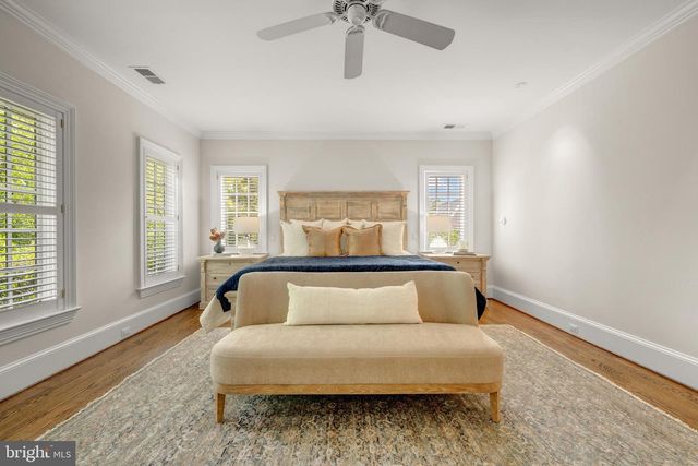 4910 LITTLE FALLS RD, Arlington, VA 22207
