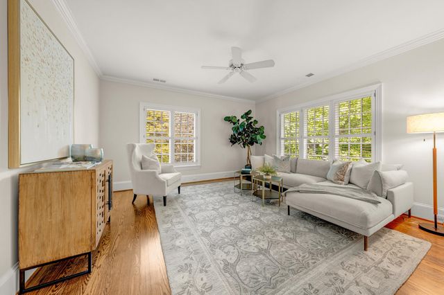 4910 LITTLE FALLS RD, Arlington, VA 22207
