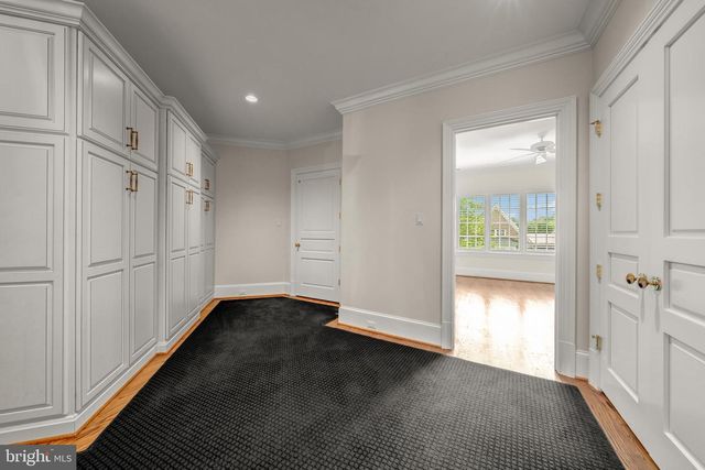 4910 LITTLE FALLS RD, Arlington, VA 22207