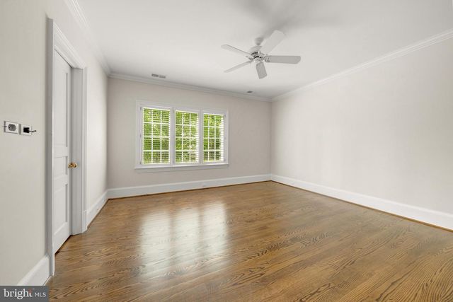 4910 LITTLE FALLS RD, Arlington, VA 22207