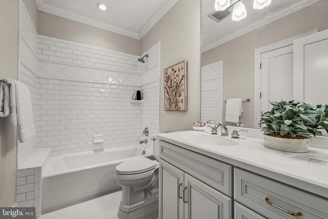4910 LITTLE FALLS RD, Arlington, VA 22207