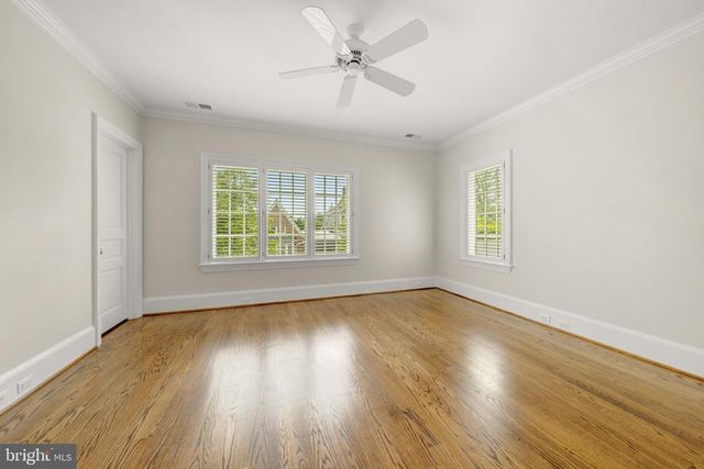 4910 LITTLE FALLS RD, Arlington, VA 22207