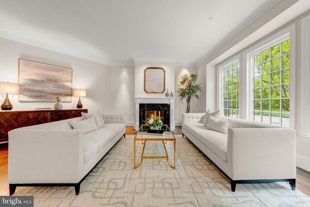 4910 LITTLE FALLS RD, Arlington, VA 22207