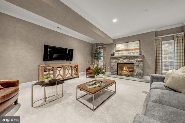 4910 LITTLE FALLS RD, Arlington, VA 22207