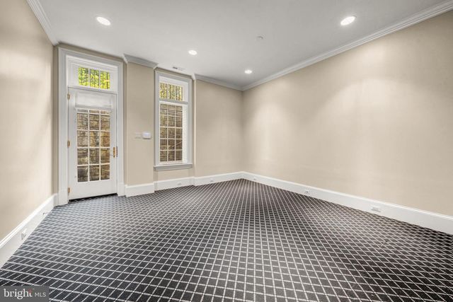 4910 LITTLE FALLS RD, Arlington, VA 22207