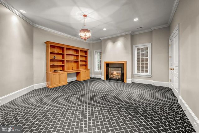 4910 LITTLE FALLS RD, Arlington, VA 22207