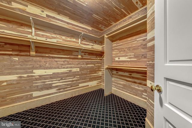 4910 LITTLE FALLS RD, Arlington, VA 22207