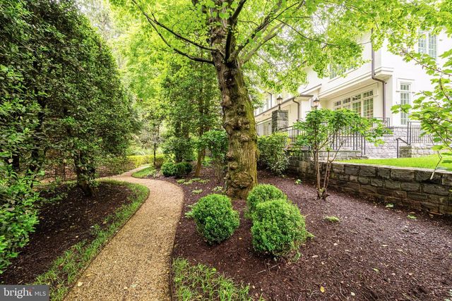 4910 LITTLE FALLS RD, Arlington, VA 22207