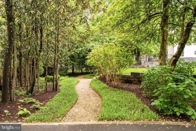 4910 LITTLE FALLS RD, Arlington, VA 22207