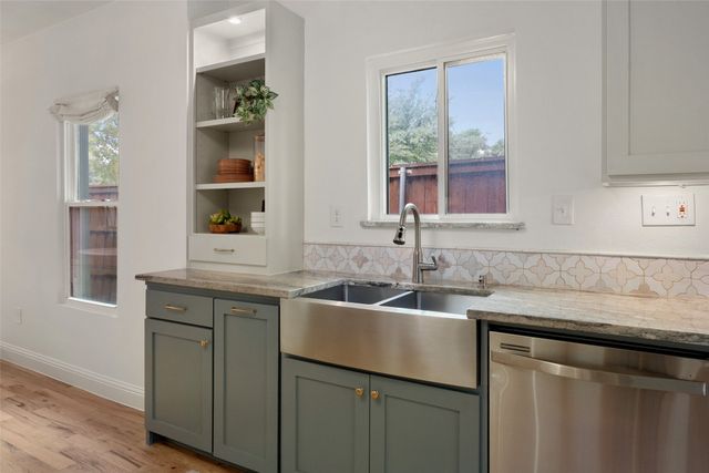 5703 Mercedes Avenue, Dallas, TX 75206