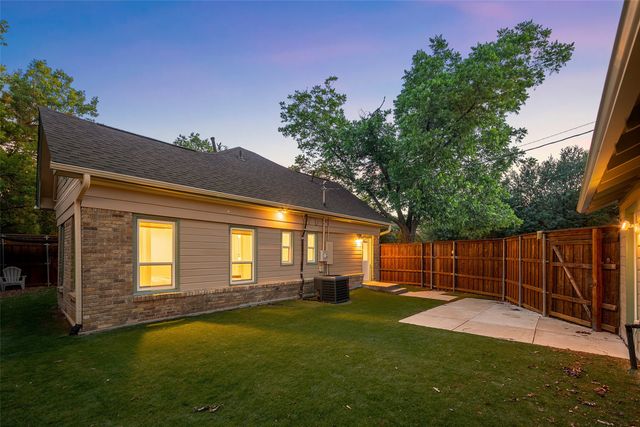 5703 Mercedes Avenue, Dallas, TX 75206