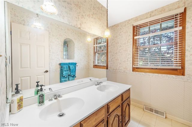 25924 Melibee Drive, Westlake, OH 44145