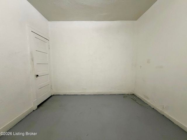 2123 Dumesnil St, Louisville, KY 40210