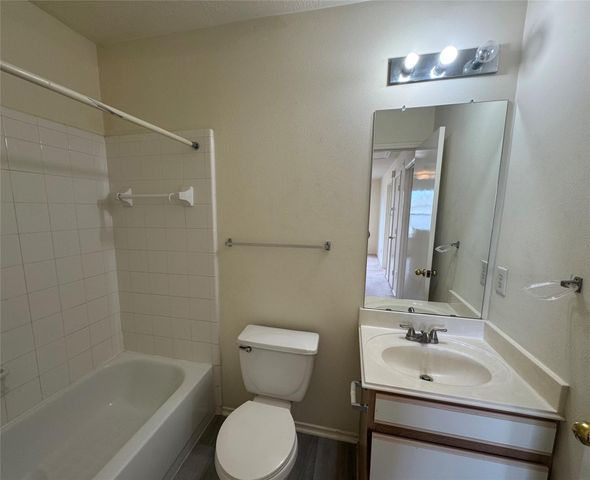 8930 Aspen Place Drive, Houston, TX 77071