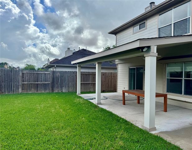 8930 Aspen Place Drive, Houston, TX 77071