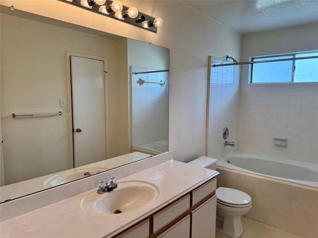 8930 Aspen Place Drive, Houston, TX 77071