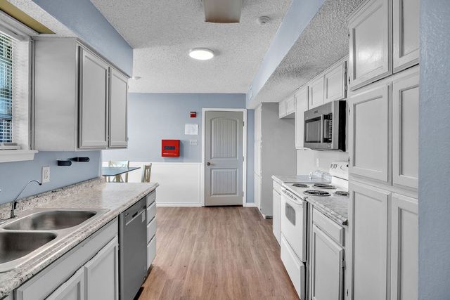 704 Boyd Ave, Midland, TX 79705