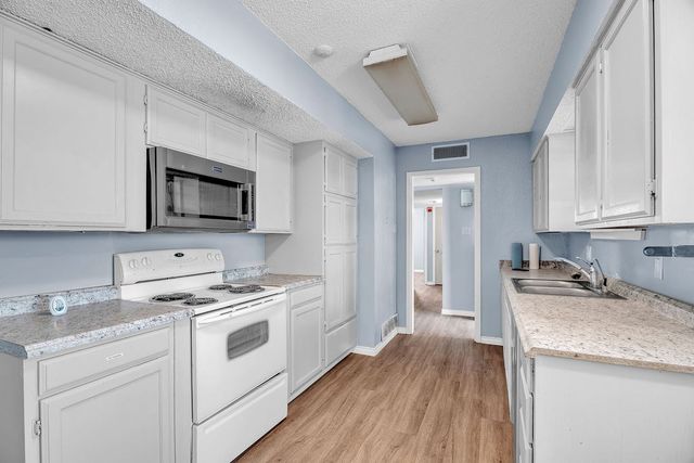 704 Boyd Ave, Midland, TX 79705