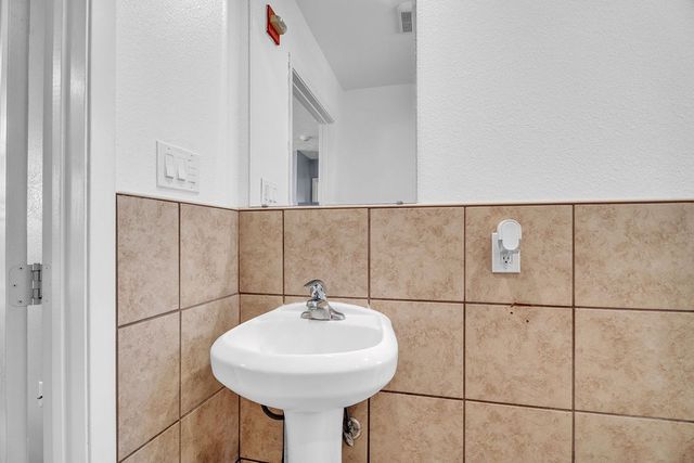 704 Boyd Ave, Midland, TX 79705
