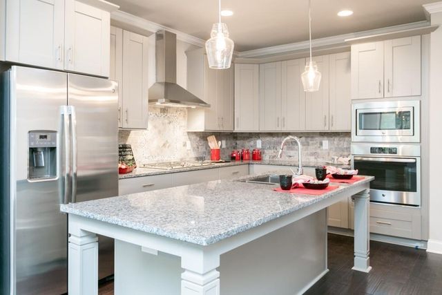 1233 Ridenour Lane, Kennesaw, GA 30152