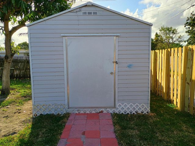 1712 N 26th Avenue, Hollywood, FL 33020