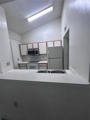 2890 N Oakland Forest Drive 202, Oakland Park, FL 33309