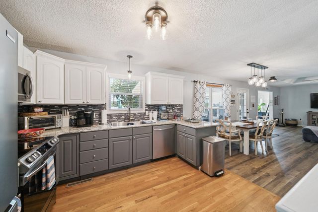 24870 S 680 Court, Grove, OK 74344