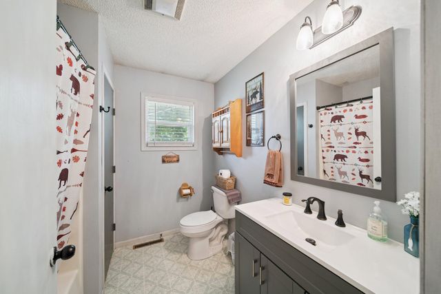 24870 S 680 Court, Grove, OK 74344