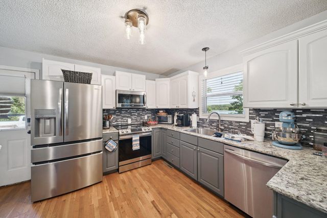 24870 S 680 Court, Grove, OK 74344