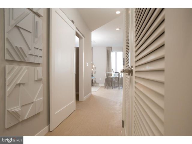 121 N 2ND ST #214, Philadelphia, PA 19106