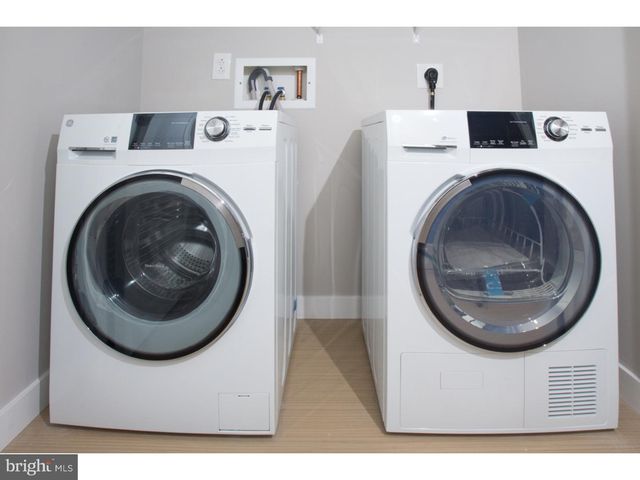 121 N 2ND ST #214, Philadelphia, PA 19106