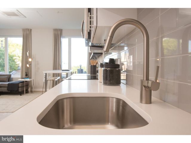 121 N 2ND ST #214, Philadelphia, PA 19106