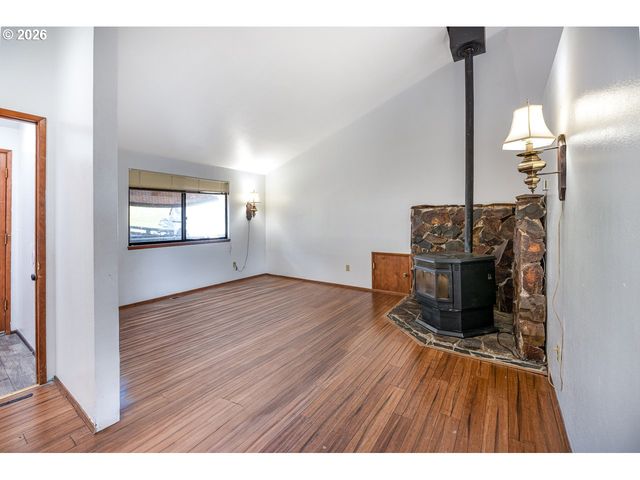 1783 GRAHAM Dr, Eugene, OR 97405