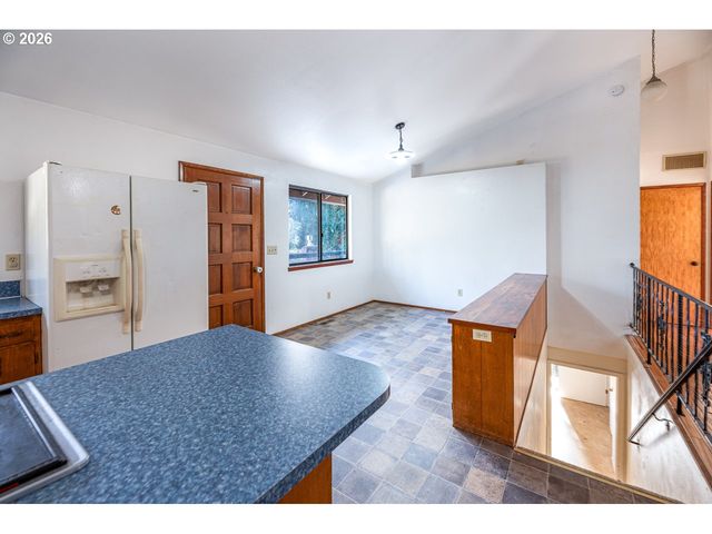 1783 GRAHAM Dr, Eugene, OR 97405