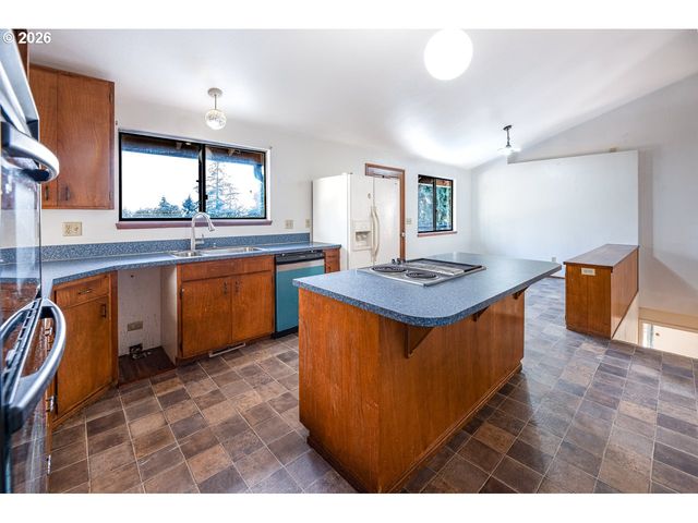 1783 GRAHAM Dr, Eugene, OR 97405