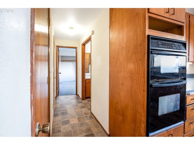 1783 GRAHAM Dr, Eugene, OR 97405