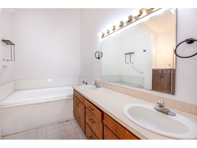 1783 GRAHAM Dr, Eugene, OR 97405