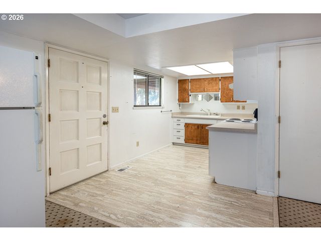 1783 GRAHAM Dr, Eugene, OR 97405