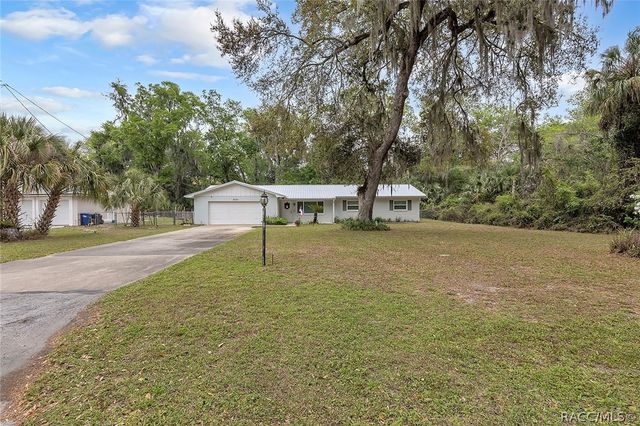 2001 NW 15th Court, Crystal River, FL 34428