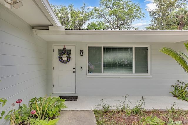 2001 NW 15th Court, Crystal River, FL 34428