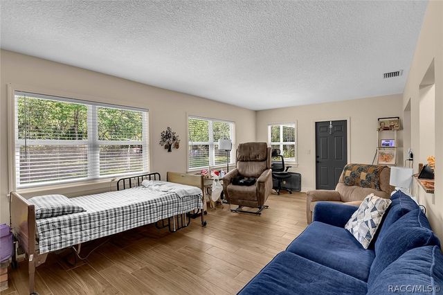 2001 NW 15th Court, Crystal River, FL 34428