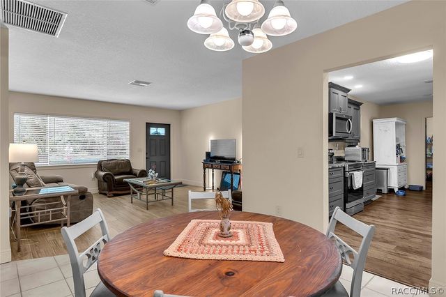 2001 NW 15th Court, Crystal River, FL 34428