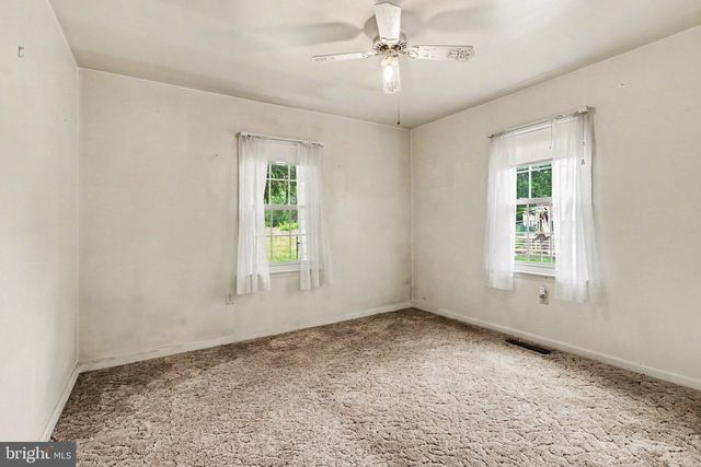 114 MAPLE DR, Mechanicsburg, PA 17050