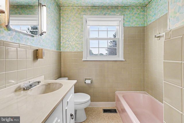 114 MAPLE DR, Mechanicsburg, PA 17050
