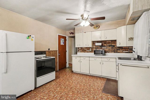 114 MAPLE DR, Mechanicsburg, PA 17050