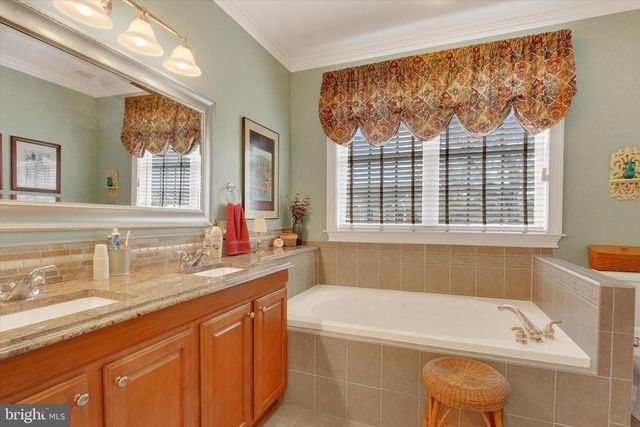 153 STAFFORD DR, Hanover, PA 17331