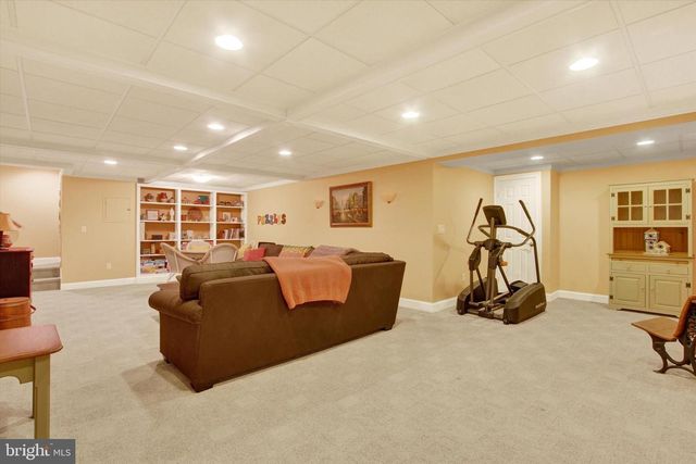 153 STAFFORD DR, Hanover, PA 17331