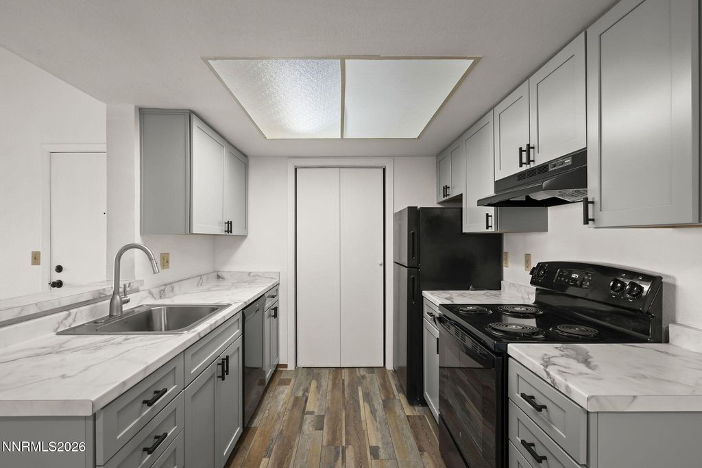 Image 11 of property listing at 7680 Bluestone Drive, Reno, NV 89511