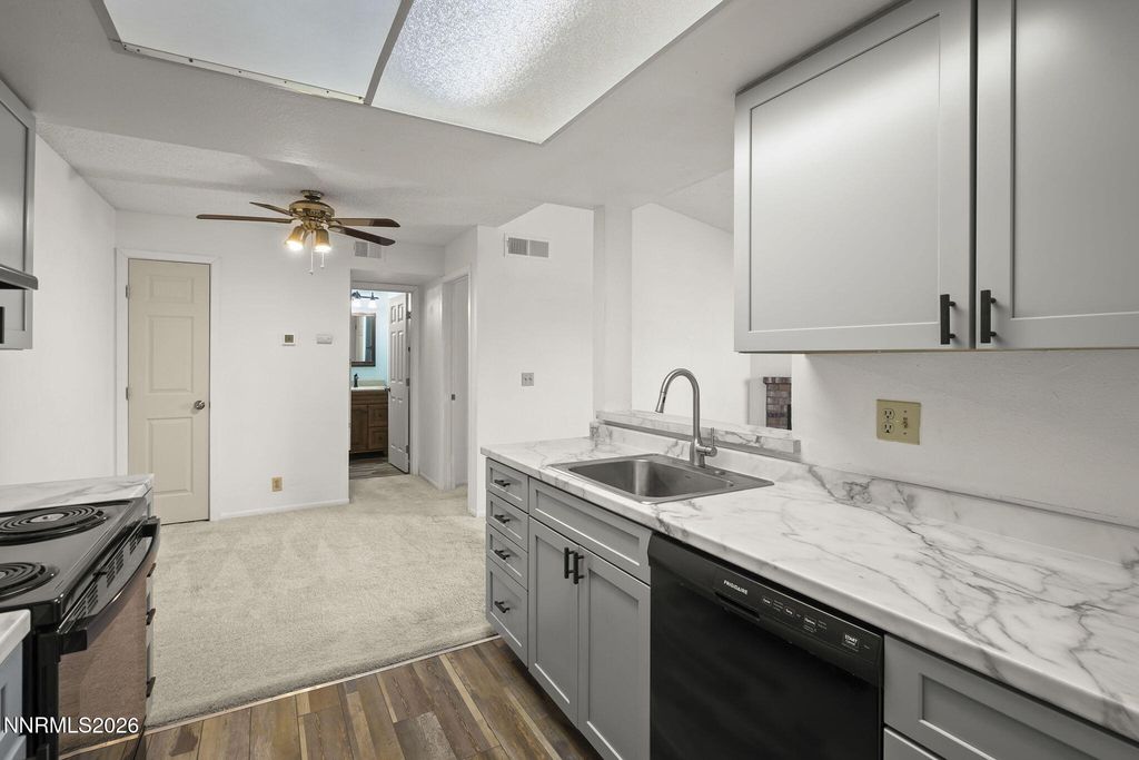 Image 12 of property listing at 7680 Bluestone Drive, Reno, NV 89511