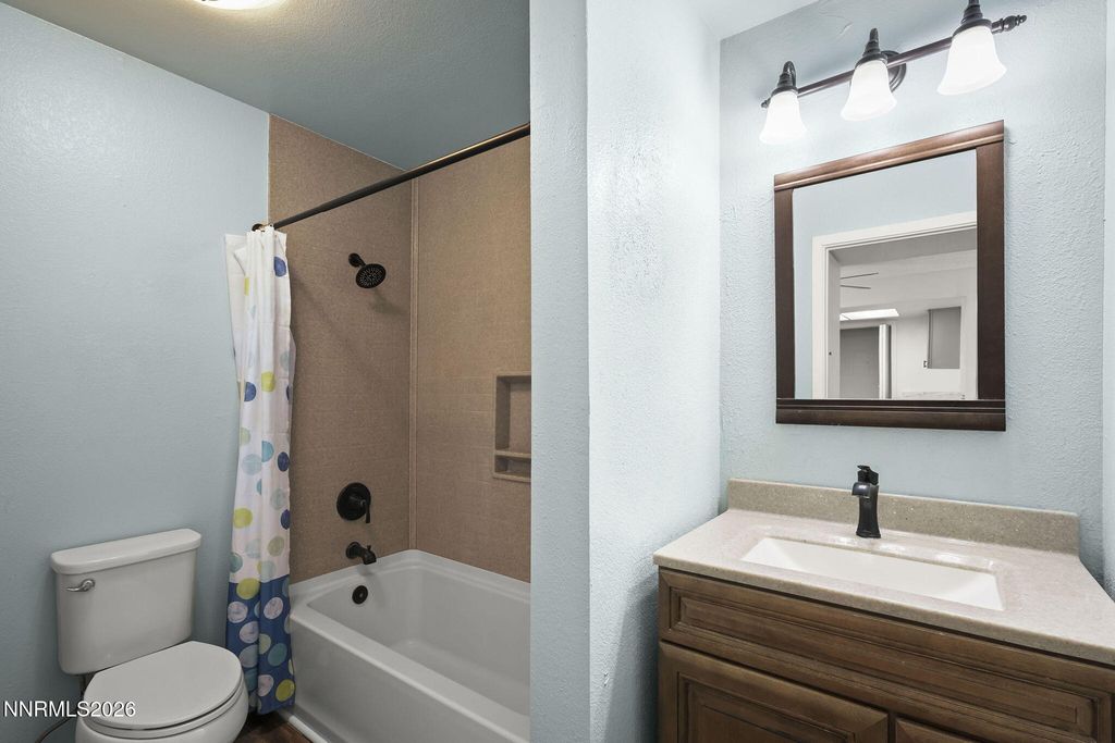 Image 15 of property listing at 7680 Bluestone Drive, Reno, NV 89511